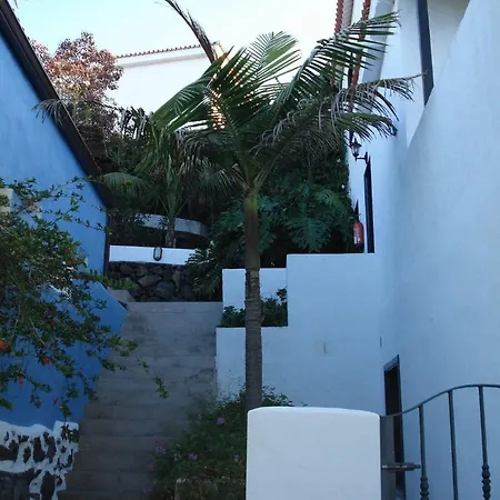 Y Colón